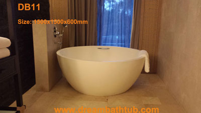 Cast stone bathtub